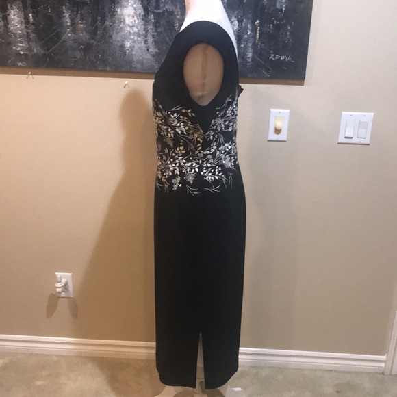 Maggy London Black Sheath Ankle Length Dress w/White Floral Embroidery-Size 10 - Picture 2 of 11